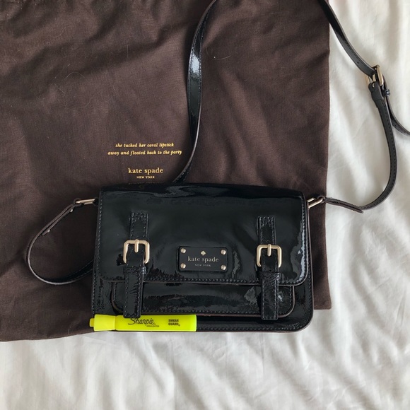 NEW KATE SPADE BLACK SHINY PATENT LEATHER CROSSBODY BAG WITH GOLD HARDWARE - Picture 11 of 15